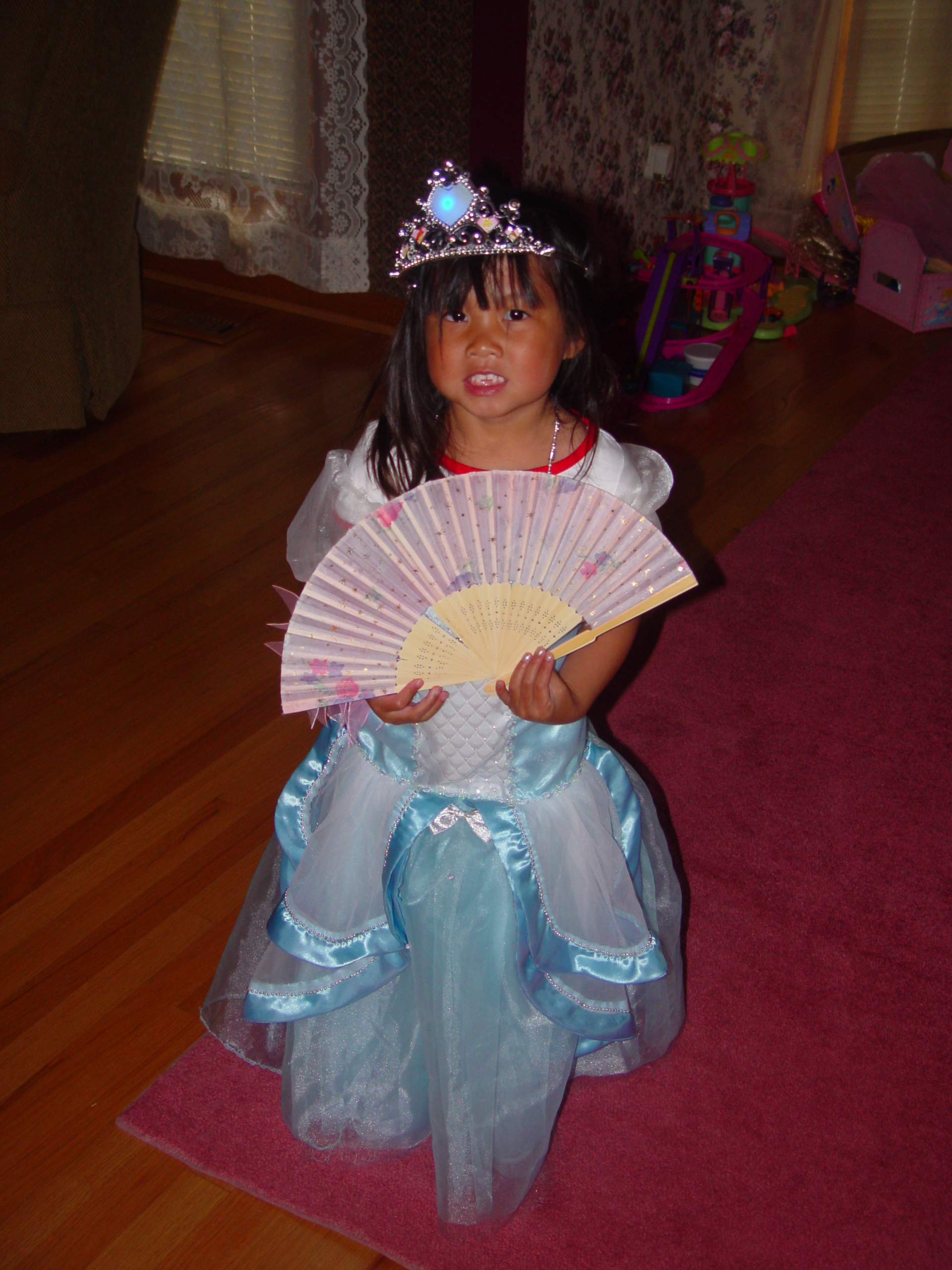 Kasen dressed as a Dancing Princess